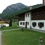 In Den Bayerischen Alpen, Fuer Naturliebhaber Schneizlreuth